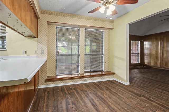 2820 Whitehurst Drive, Fort Worth, TX 76133