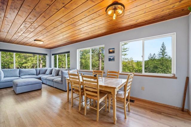 13871 Green Haven Ln, Grass Valley, CA 95945
