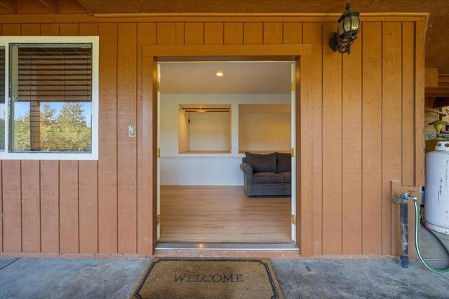 13871 Green Haven Ln, Grass Valley, CA 95945