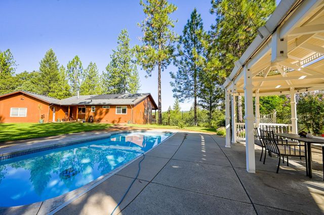 13871 Green Haven Ln, Grass Valley, CA 95945