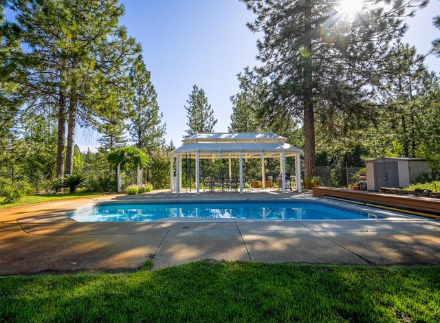 13871 Green Haven Ln, Grass Valley, CA 95945