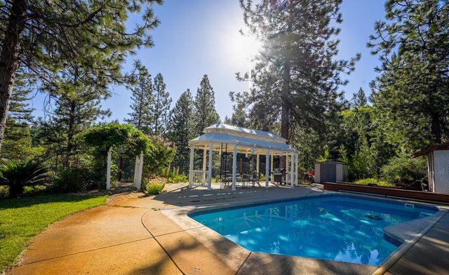 13871 Green Haven Ln, Grass Valley, CA 95945