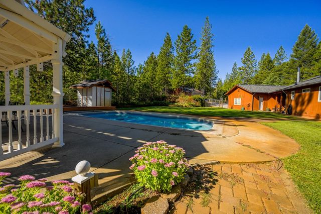 13871 Green Haven Ln, Grass Valley, CA 95945