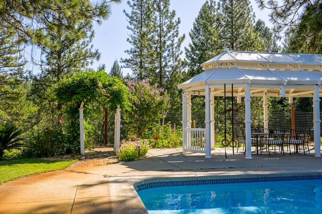 13871 Green Haven Ln, Grass Valley, CA 95945