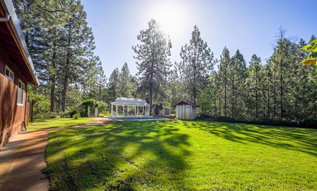 13871 Green Haven Ln, Grass Valley, CA 95945