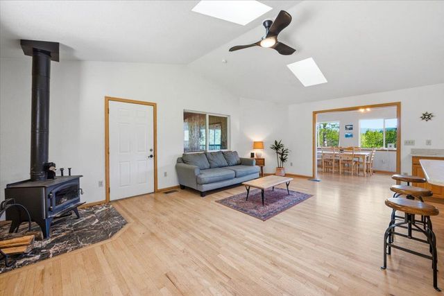 13871 Green Haven Ln, Grass Valley, CA 95945