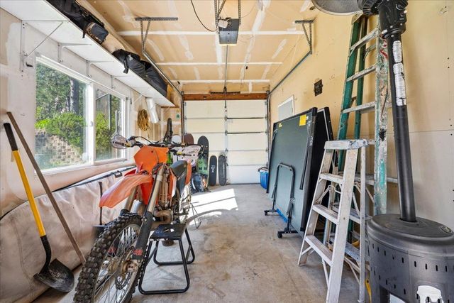 13871 Green Haven Ln, Grass Valley, CA 95945