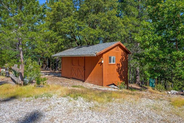 13871 Green Haven Ln, Grass Valley, CA 95945