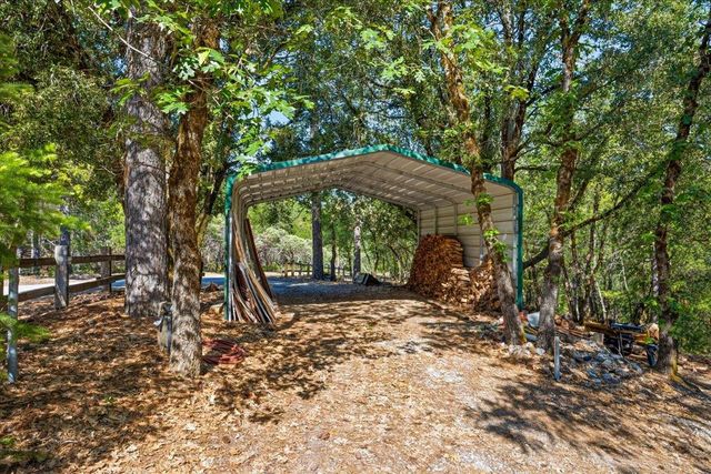 13871 Green Haven Ln, Grass Valley, CA 95945