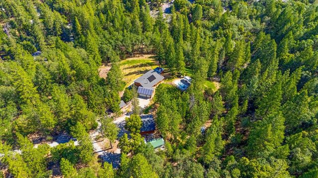 13871 Green Haven Ln, Grass Valley, CA 95945