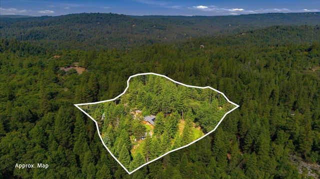 13871 Green Haven Ln, Grass Valley, CA 95945