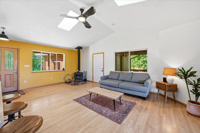 13871 Green Haven Ln, Grass Valley, CA 95945