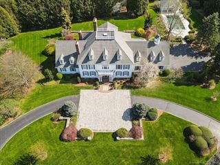 21 Queens Grant Drive, Fairfield, CT 06824