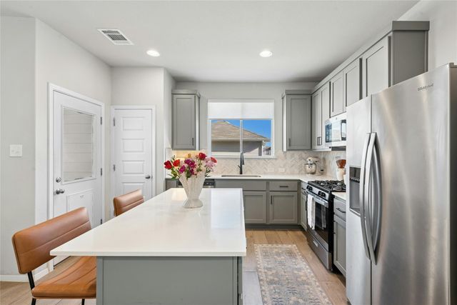 212 Catalina DR, Kyle, TX 78640