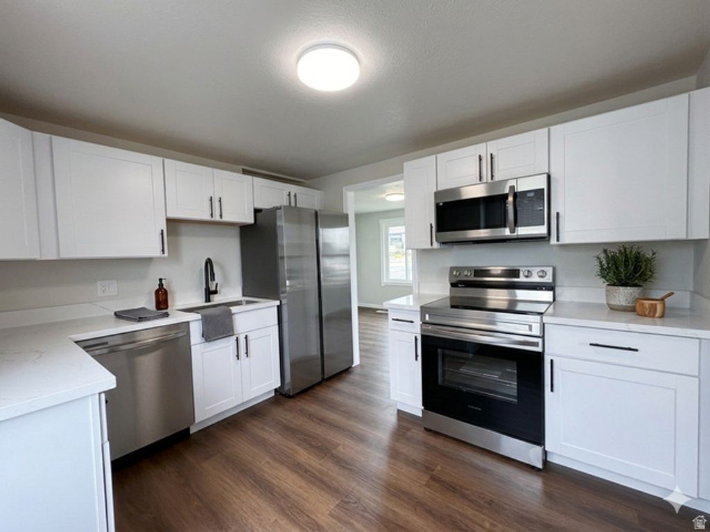 152 S 400 E, Clearfield, UT 84015 — photo 5