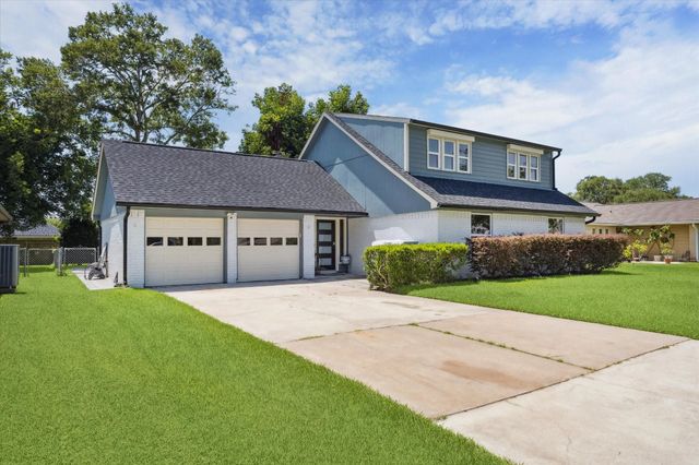 813 W Galveston Street, League City, TX 77573