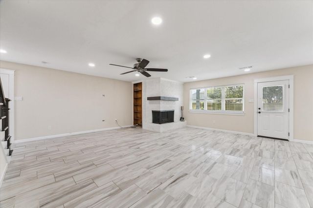 813 W Galveston Street, League City, TX 77573