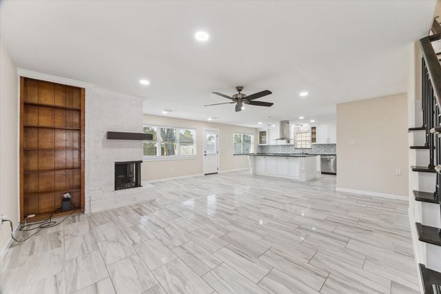 813 W Galveston Street, League City, TX 77573