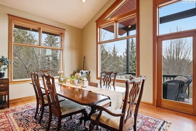 620 SE Edge Knoll Drive, Pullman, WA 99163