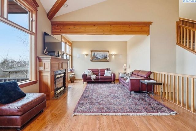 620 SE Edge Knoll Drive, Pullman, WA 99163