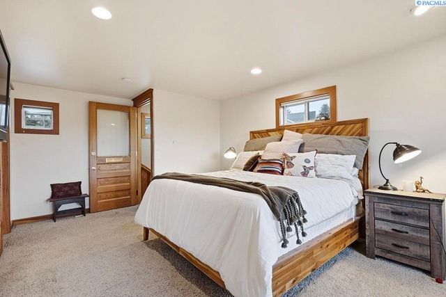 620 SE Edge Knoll Drive, Pullman, WA 99163