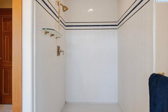 620 SE Edge Knoll Drive, Pullman, WA 99163