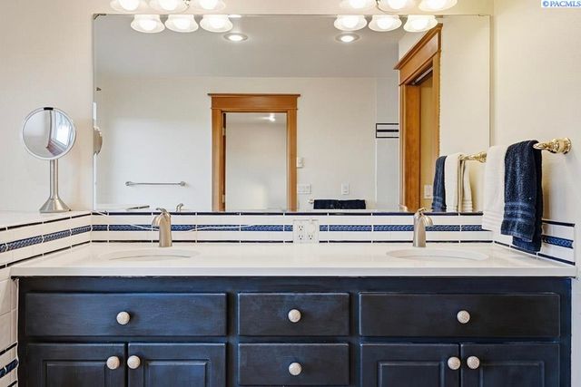 620 SE Edge Knoll Drive, Pullman, WA 99163