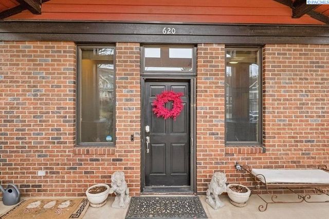 620 SE Edge Knoll Drive, Pullman, WA 99163