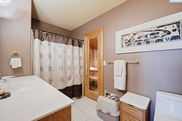 620 SE Edge Knoll Drive, Pullman, WA 99163