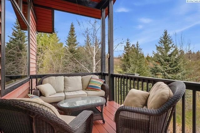 620 SE Edge Knoll Drive, Pullman, WA 99163