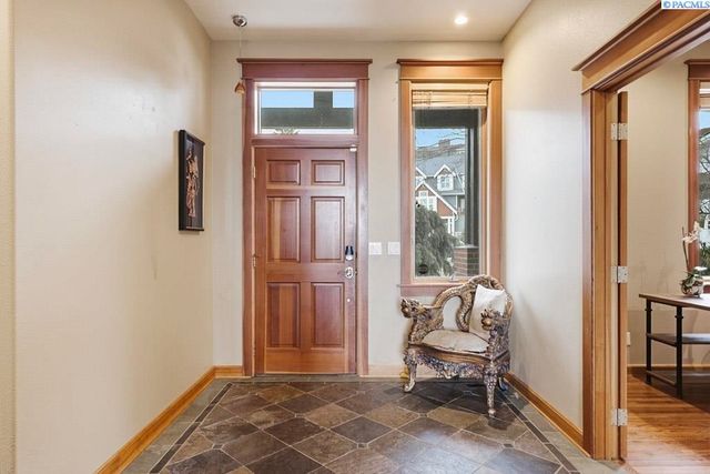 620 SE Edge Knoll Drive, Pullman, WA 99163