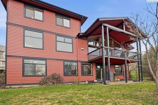 620 SE Edge Knoll Drive, Pullman, WA 99163