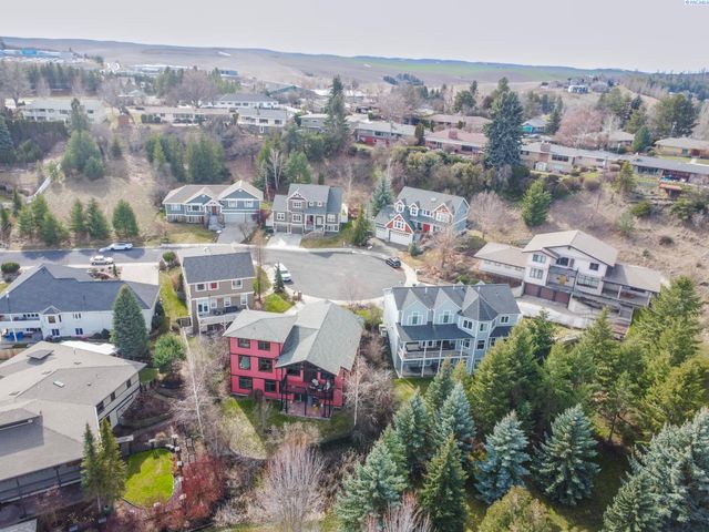620 SE Edge Knoll Drive, Pullman, WA 99163