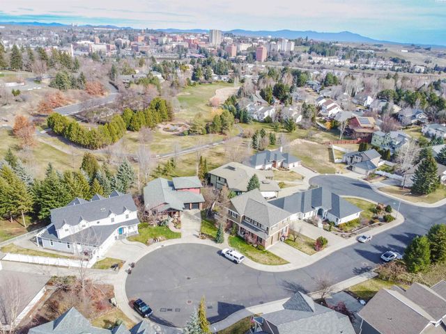 620 SE Edge Knoll Drive, Pullman, WA 99163