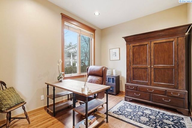 620 SE Edge Knoll Drive, Pullman, WA 99163