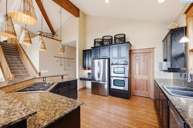 620 SE Edge Knoll Drive, Pullman, WA 99163