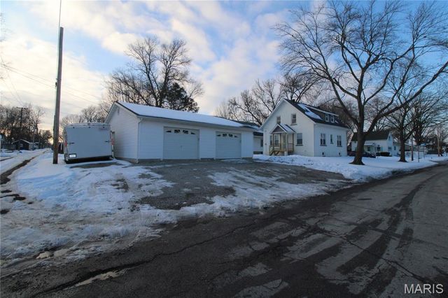 1420 13th Street, Highland, IL 62249