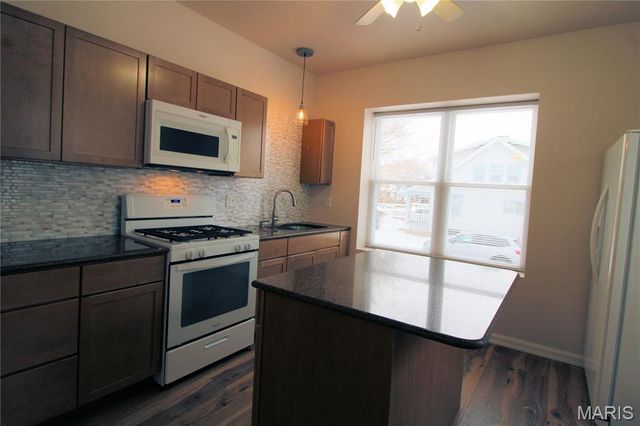 1420 13th Street, Highland, IL 62249