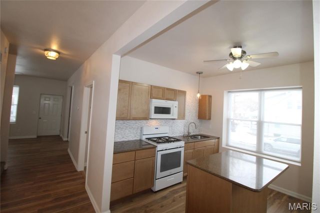 1420 13th Street, Highland, IL 62249