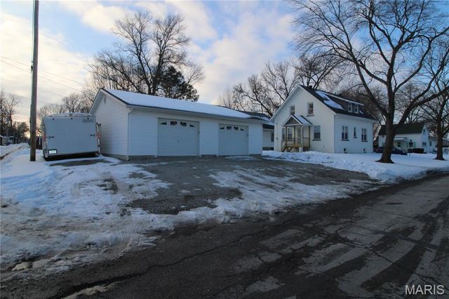 1420 13th Street, Highland, IL 62249