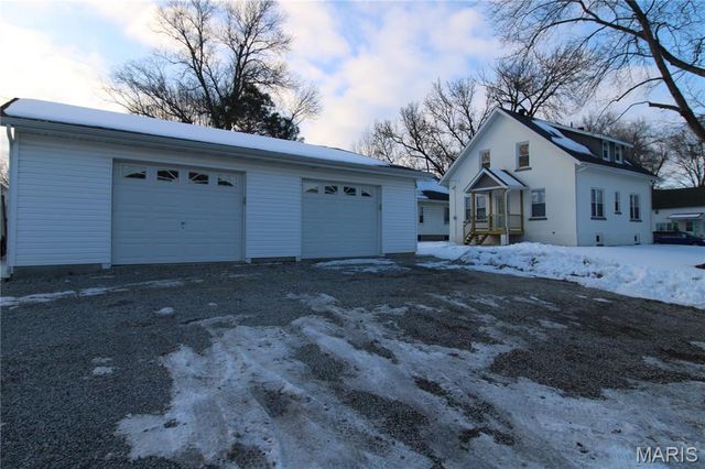 1420 13th Street, Highland, IL 62249