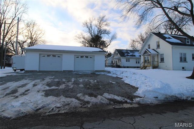 1420 13th Street, Highland, IL 62249