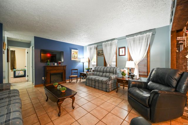 813 TOMAHAWK Boulevard, Kokomo, IN 46902