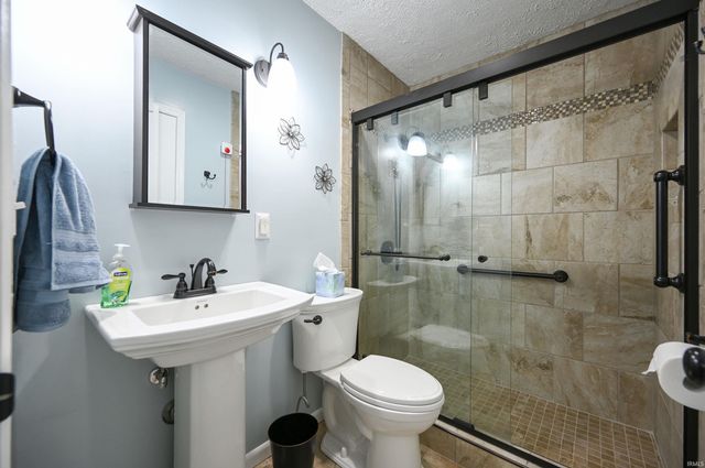 813 TOMAHAWK Boulevard, Kokomo, IN 46902