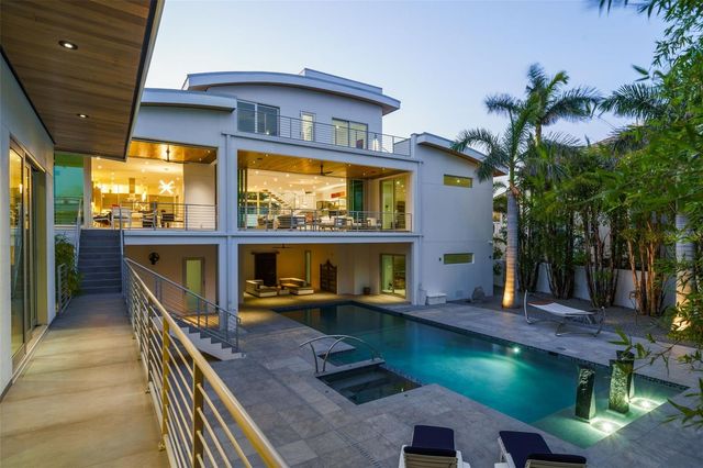 1365 HARBOR DRIVE, Sarasota, FL 34239