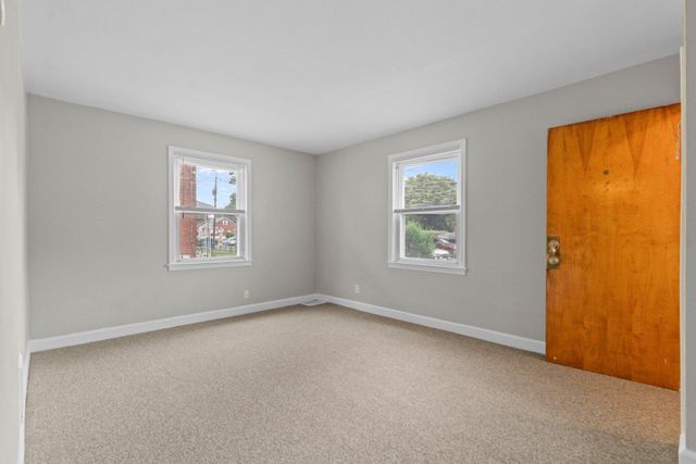 617 DELAWARE AVE, Essex, MD 21221