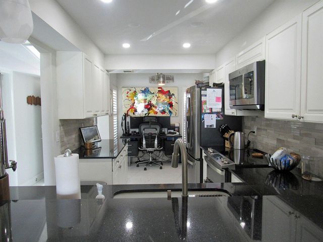 21 Royal Palm Way 2020, Boca Raton, FL 33432