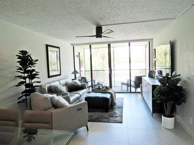 21 Royal Palm Way 2020, Boca Raton, FL 33432