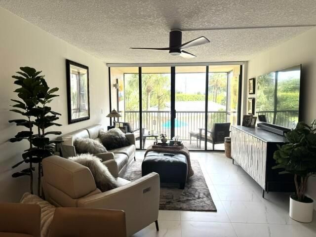 21 Royal Palm Way 2020, Boca Raton, FL 33432