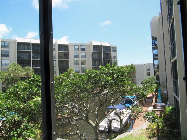 21 Royal Palm Way 2020, Boca Raton, FL 33432